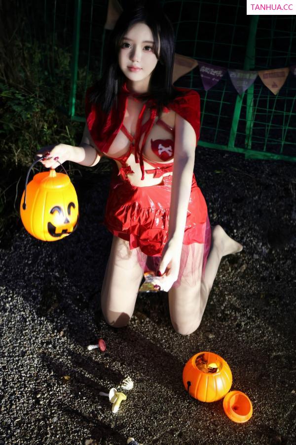   [XiuRen]高清写真图 2024.10.31 No.9376 小薯条nienie 丝袜美腿第5张图片